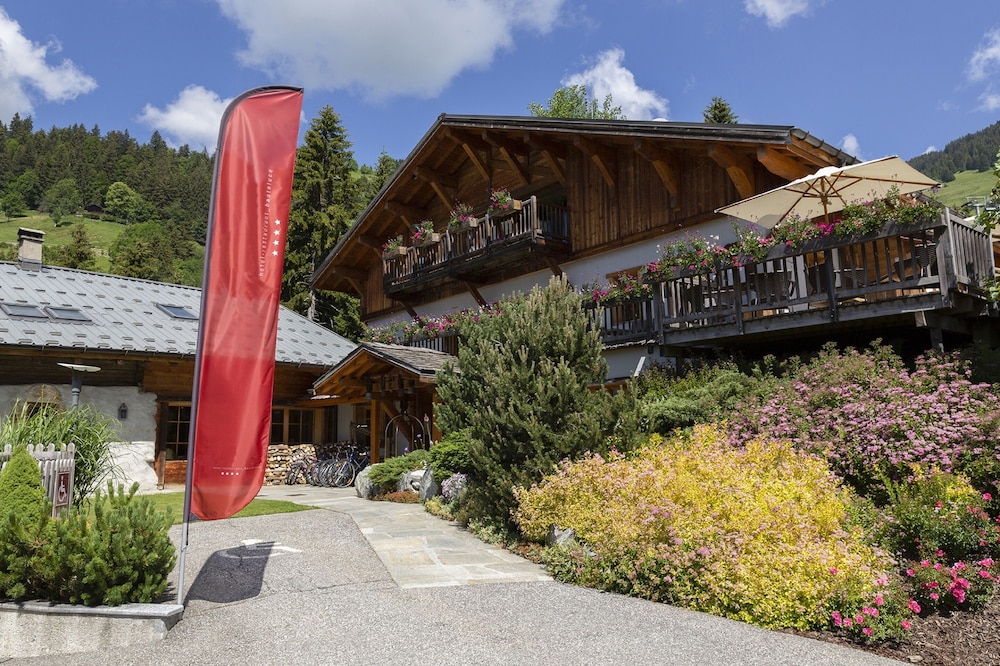 Chalet-Hotel La Ferme du Chozal, The Originals Relais (Hotel-Chalet de Tradition) 58/69