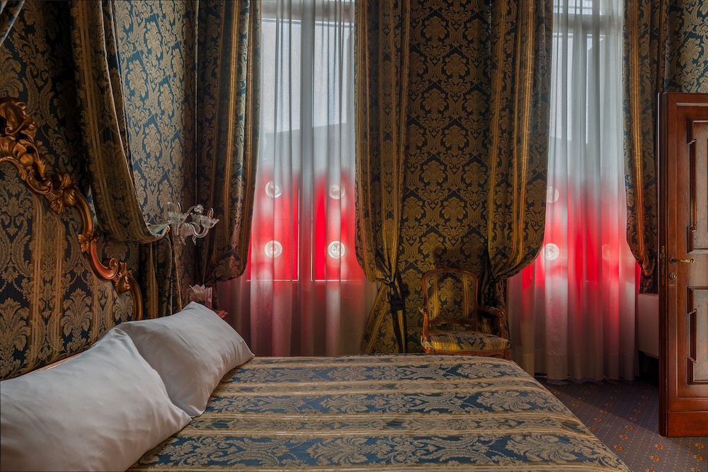 Hotel Al Ponte Antico 26/48
