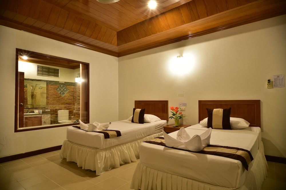 Haad Khuad Resort 8/50