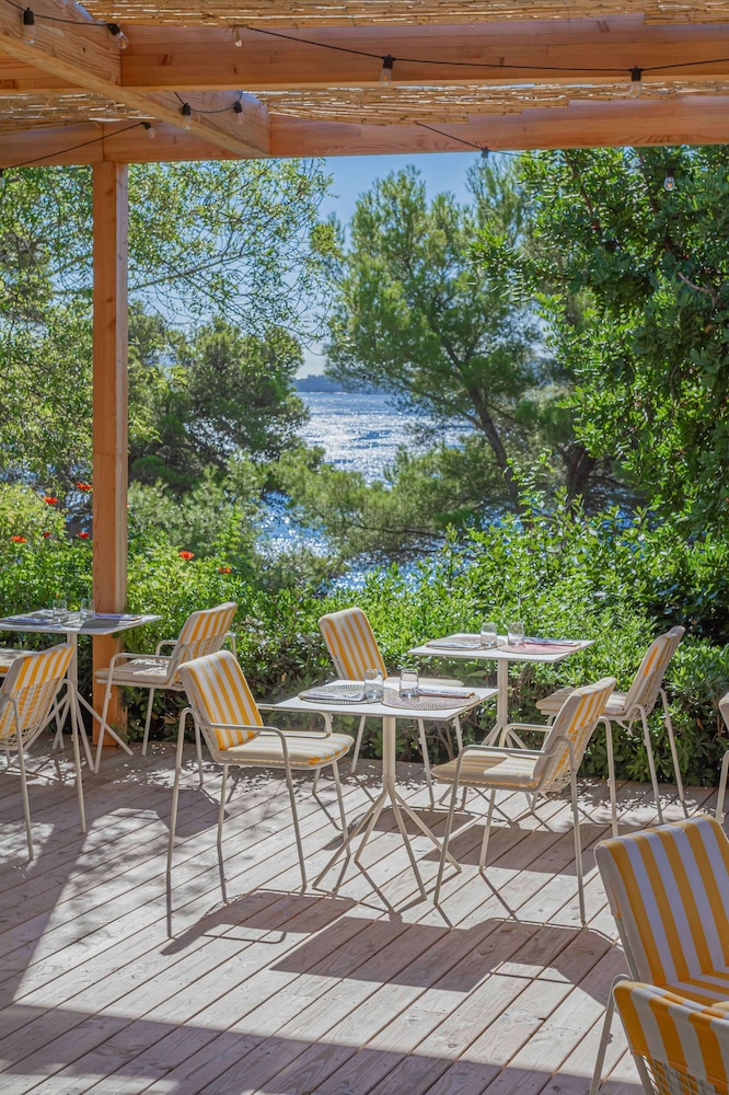 Hotel Le Provencal 49/54