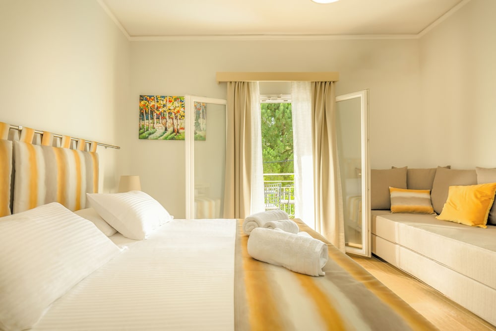 Ekati Mare Lifestyle Resort 34/72
