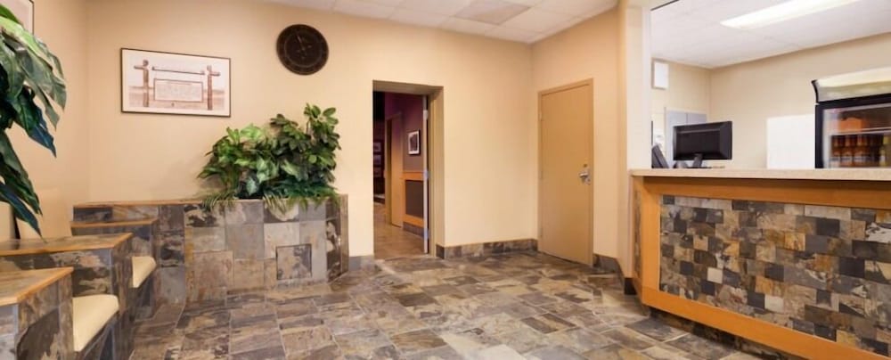 Central Suite Hotel Lloydminster 5/31