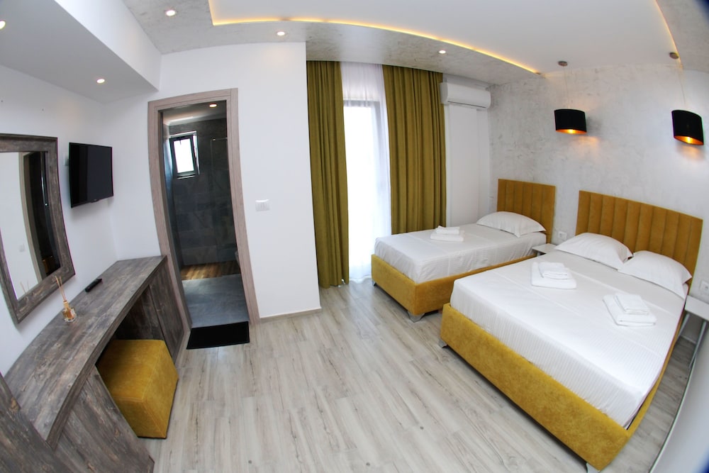 Hotel Kuburi 8/50