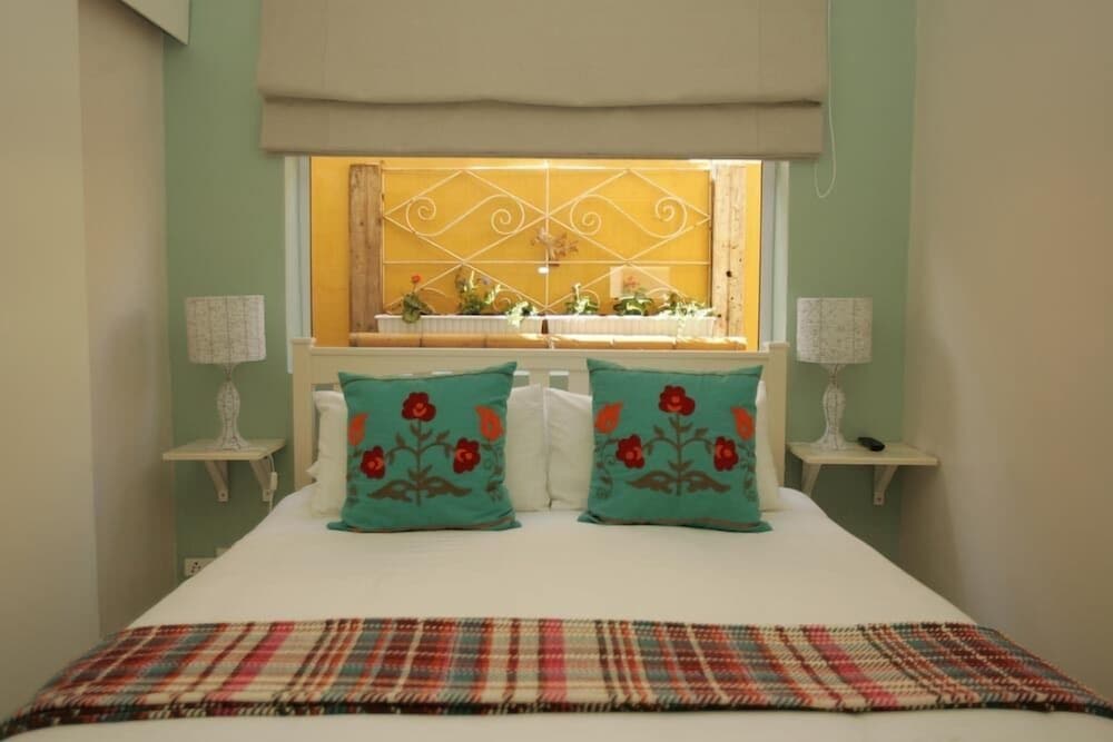 Dolphin Inn Guest House 39/74
