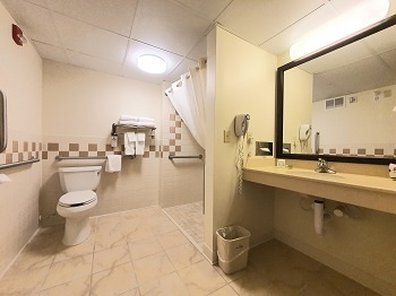 AmericInn by Wyndham Waconia 74/80