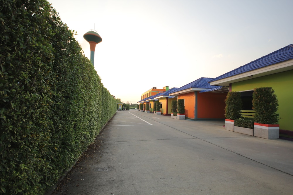 Windsor Park And Resort 12/17