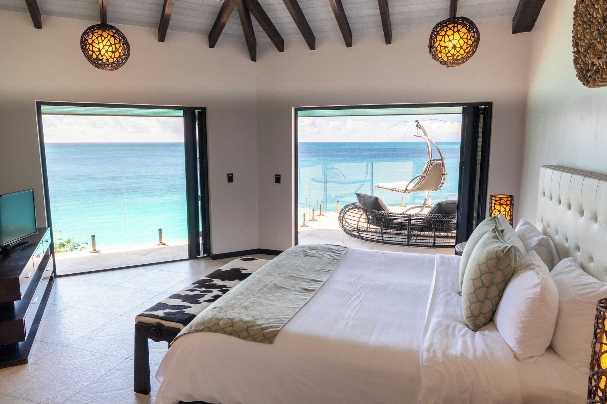Ocean, King and Twin Beds