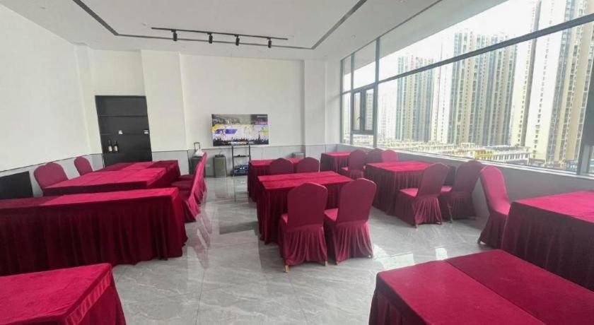 City Convenient Zhuzhou Sports Centre 30/40