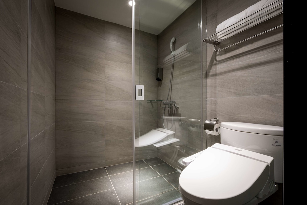 D.D Hotel 43/43
