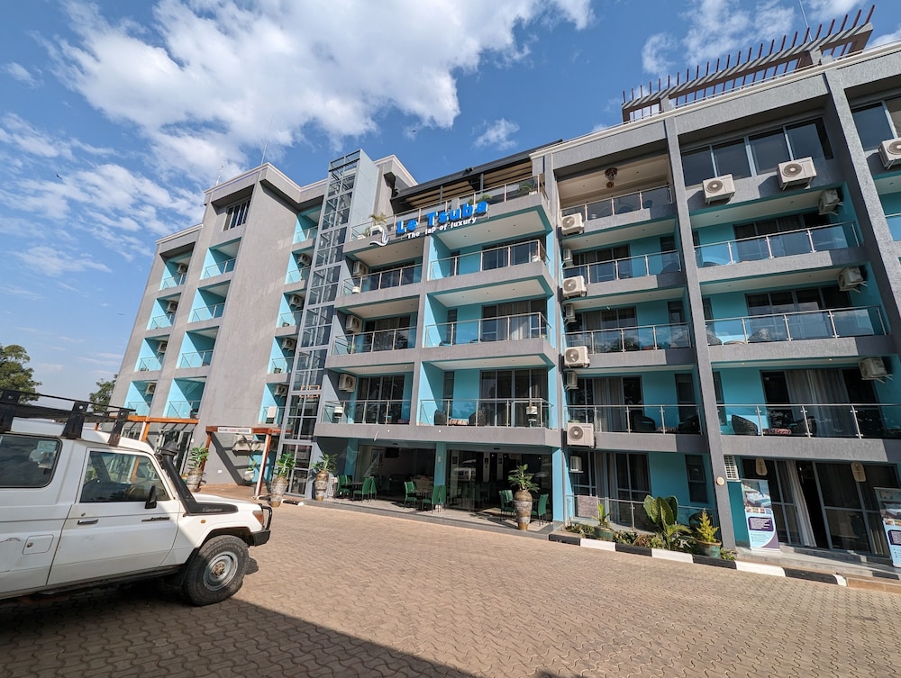 Le tsuba Grand Hotel in ARUA