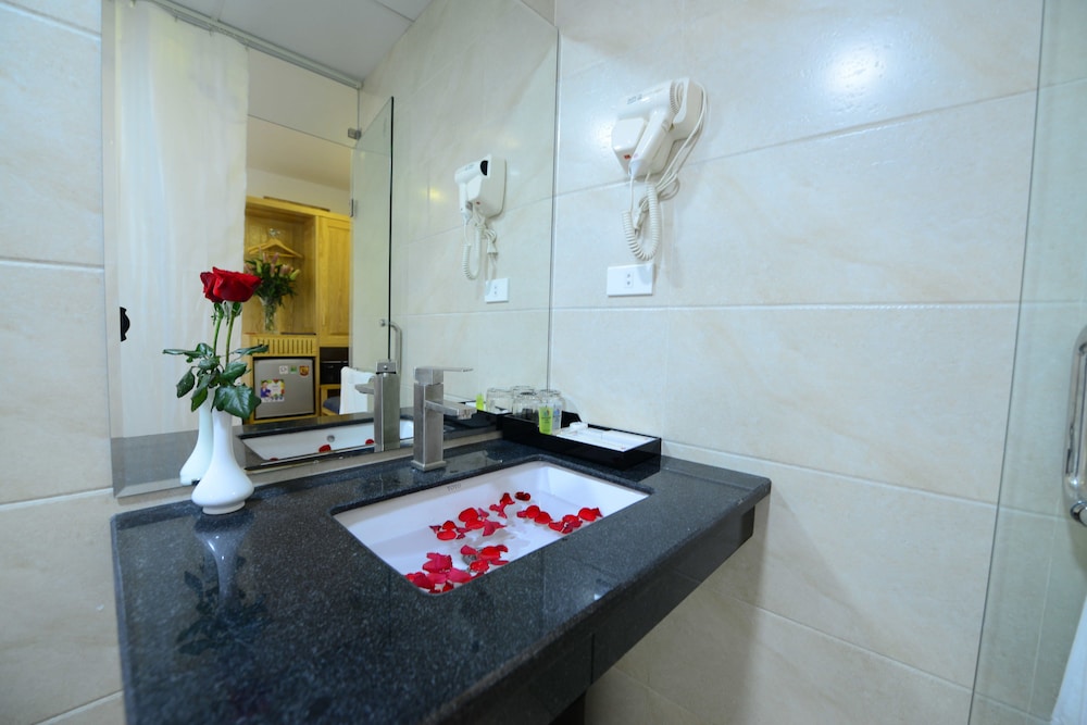 Blue Hanoi Inn Luxury Hotel 44/44