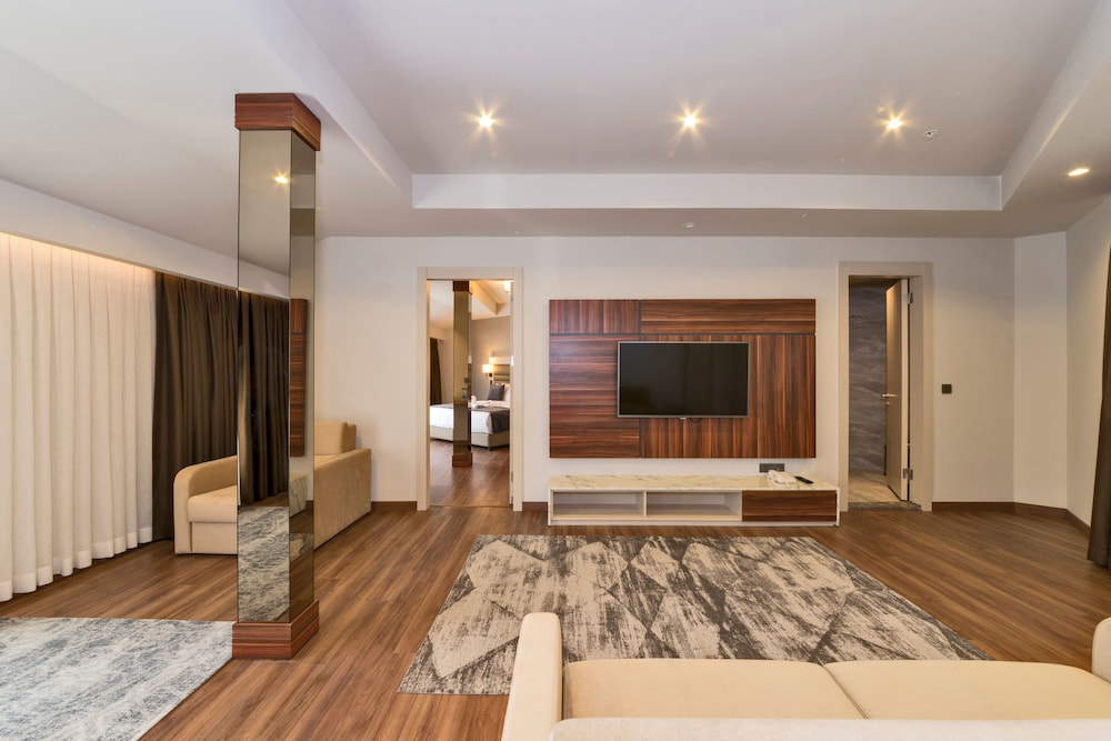 Golden Royal Hotel & Spa 34/50
