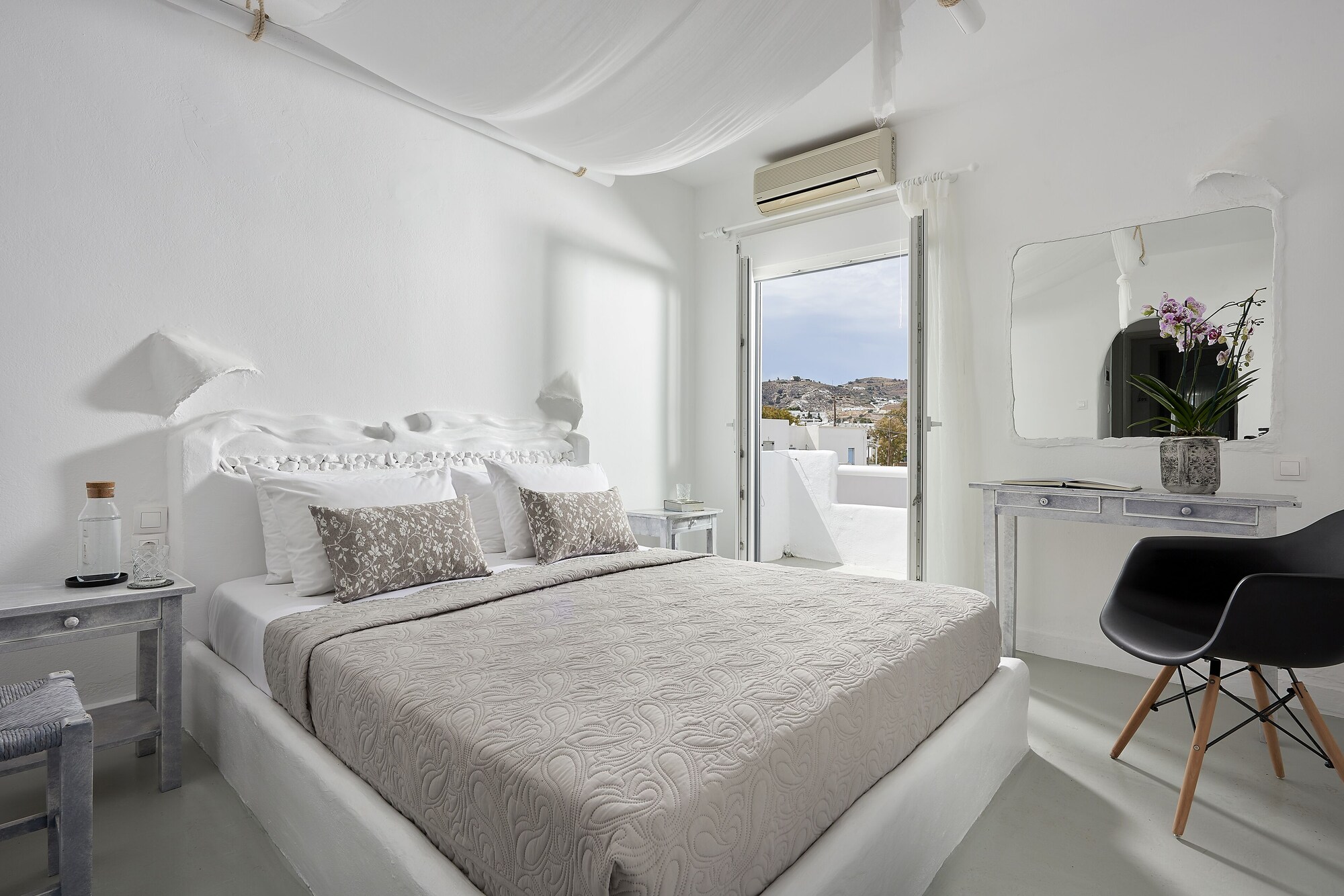 SUPERIOR, DOUBLE BED