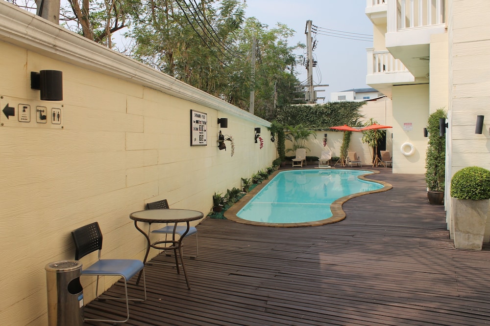 Royal Peninsula Hotel 9/66