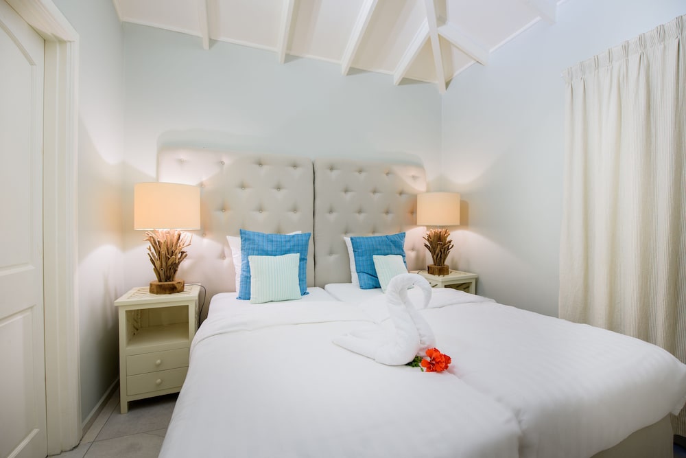 2 Bedrooms, Lagoon, Tropical, Premium, Villa, King and Twin Beds, Ocean Front