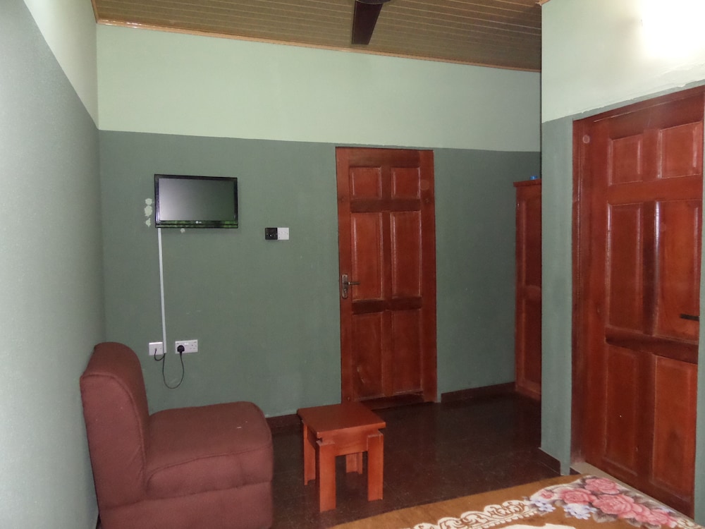 Tajmahal Hotels Annex 7/12