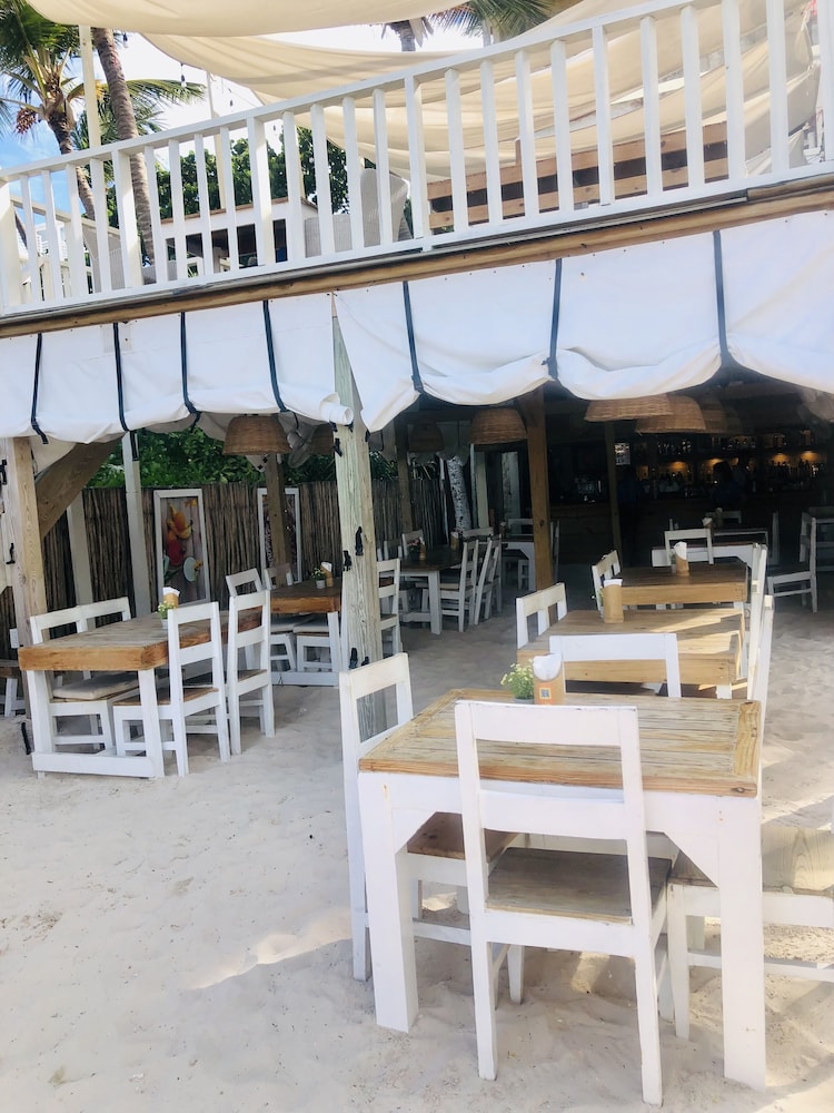 Tropicana Suites Deluxe Beach Club & Pool 50/50