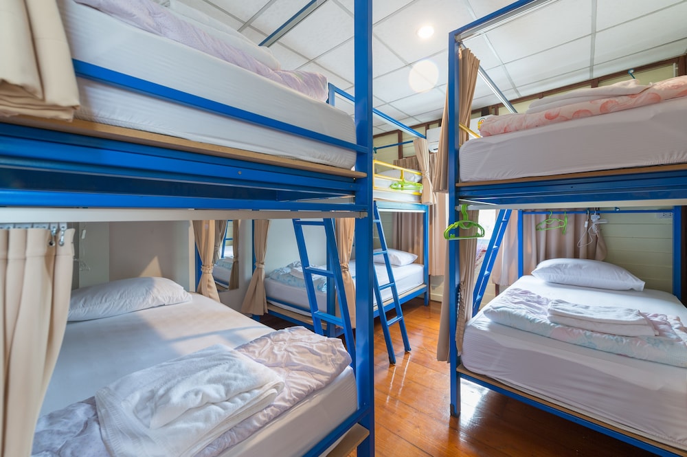 MIXED DORM, 6 BEDS