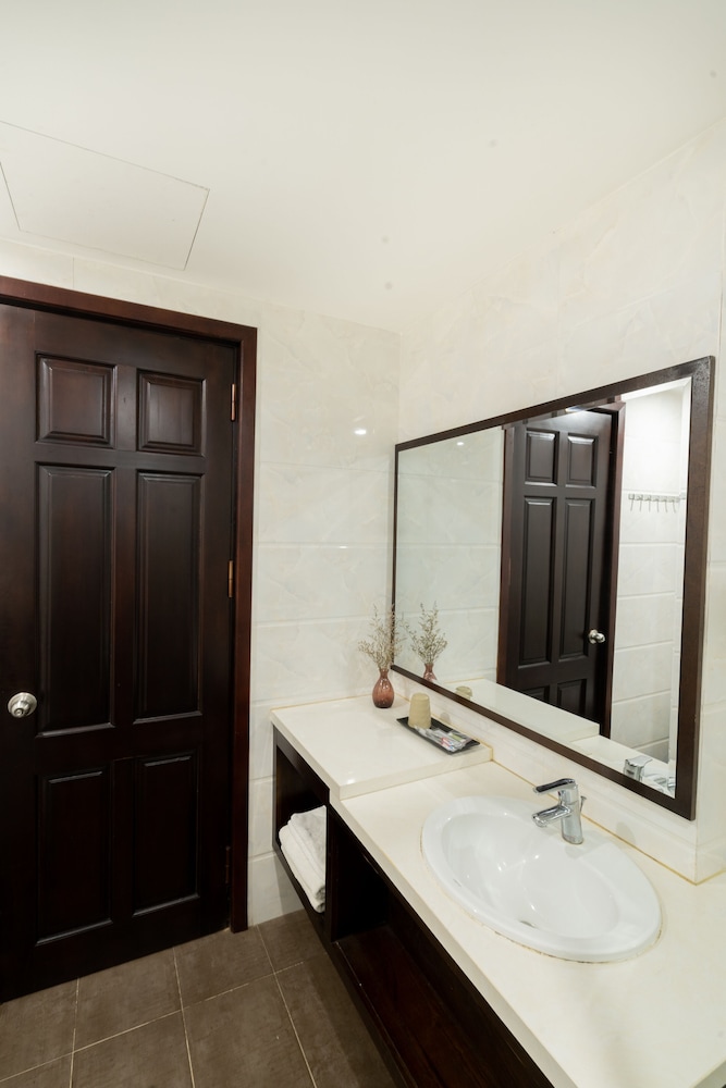 Hoa Phong Hotel 57/60