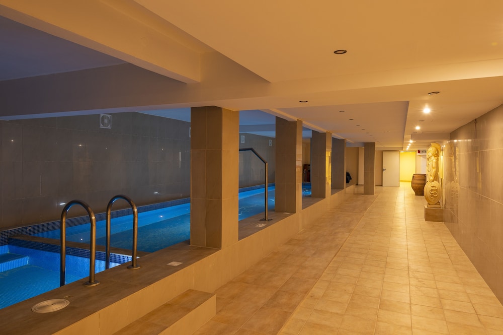 Dolphin Hotel Resort And Conference 26/43
