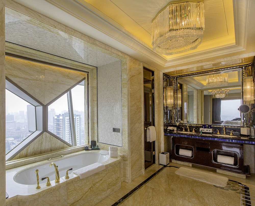 Wanda Reign Wuhan 6/67