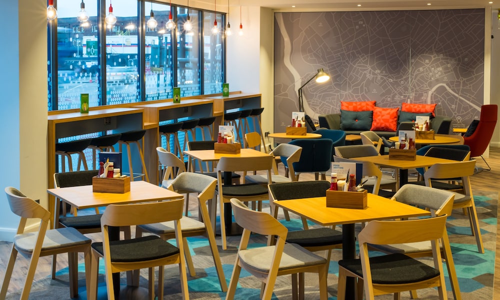 Holiday Inn Express Bristol City Centre 29/47