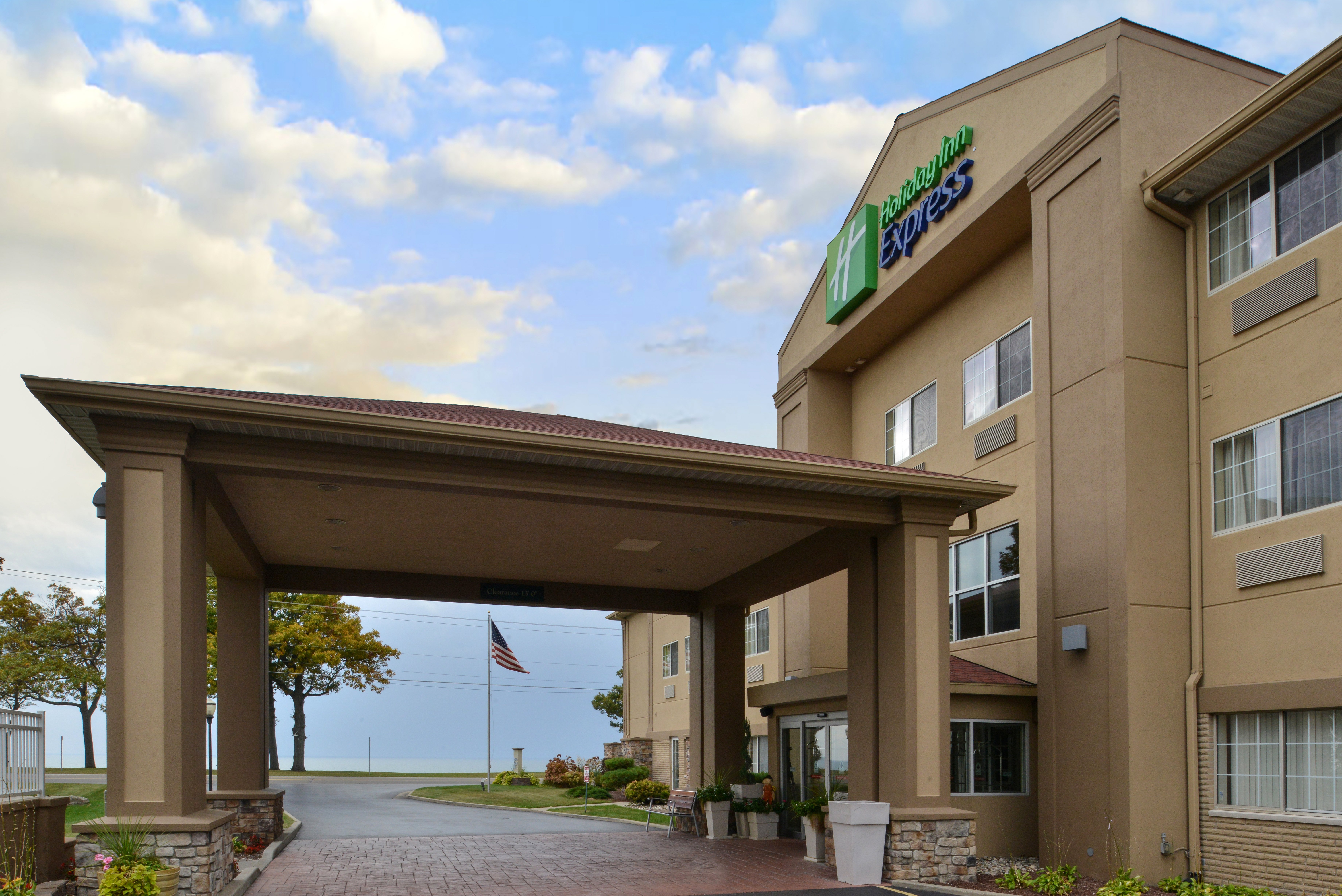 Holiday Inn Express Suites St Joseph 6/69