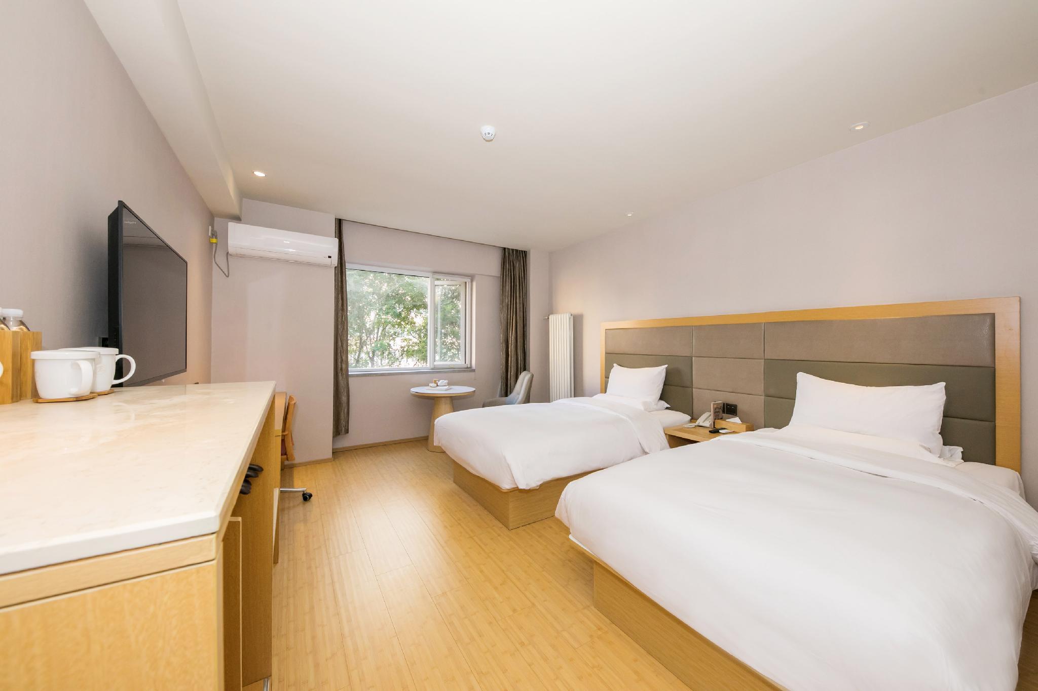 Room, Twin Beds