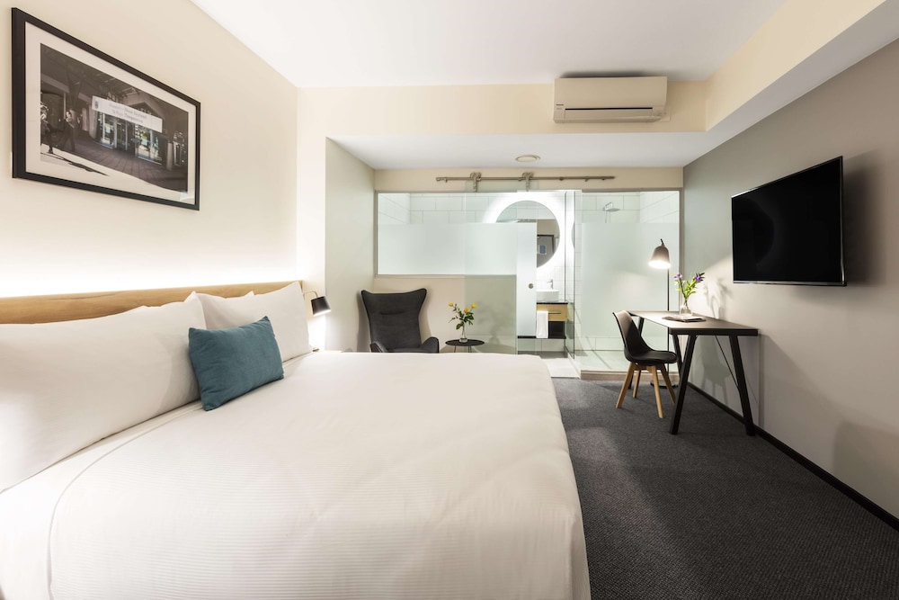 Oaks Wellington Hotel 34/73