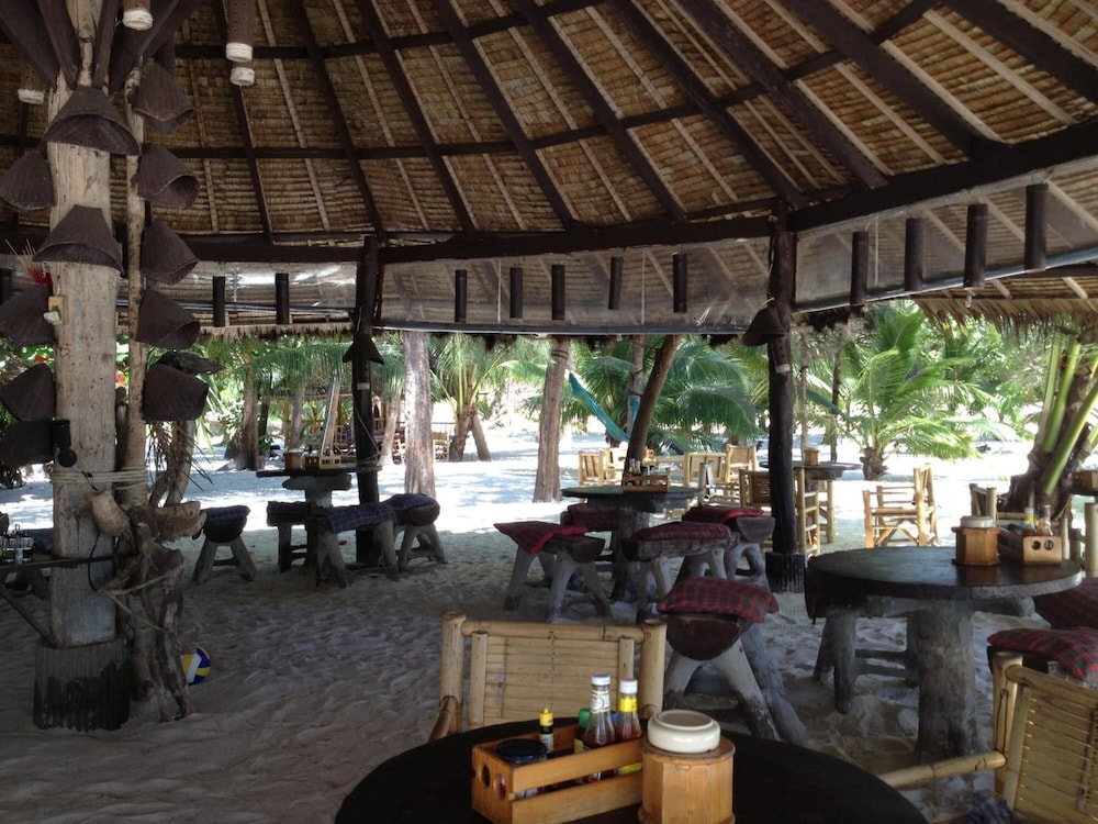 Malibu Beach Bungalows 37/61