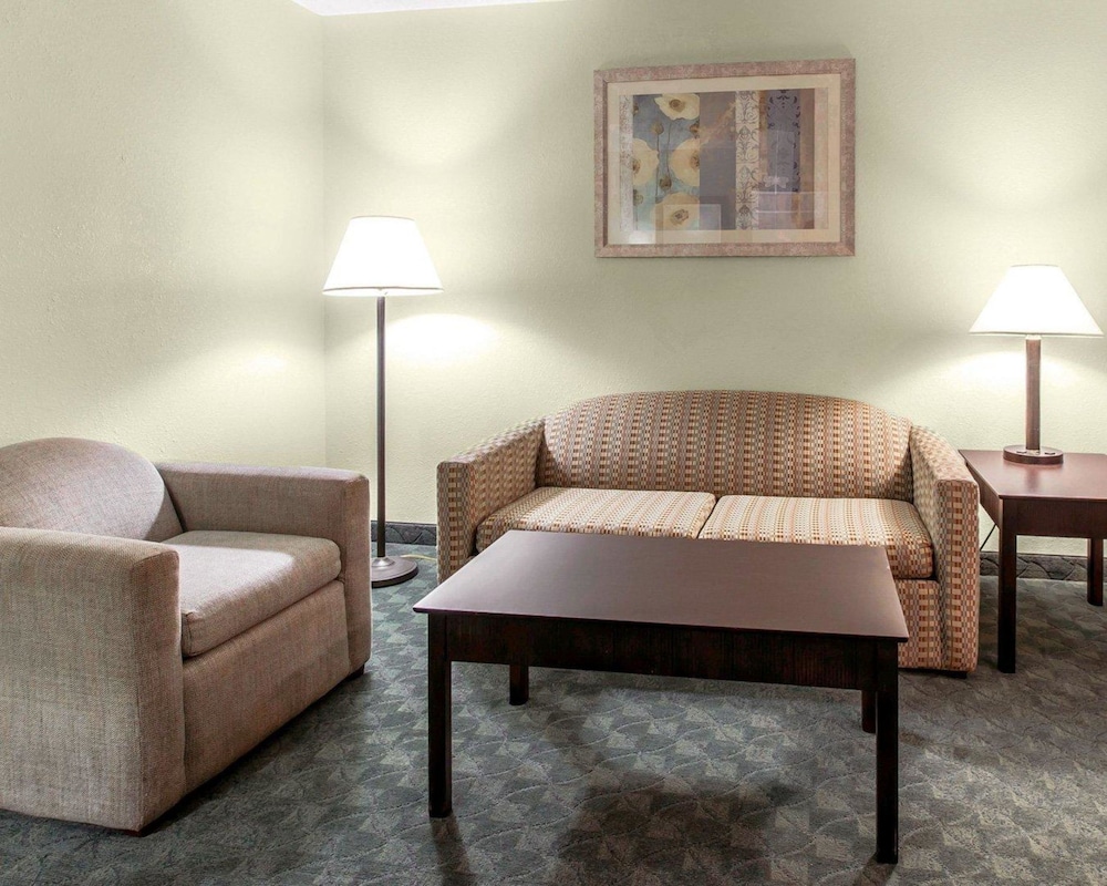 Comfort Inn And Suites Robins Afb 17/32