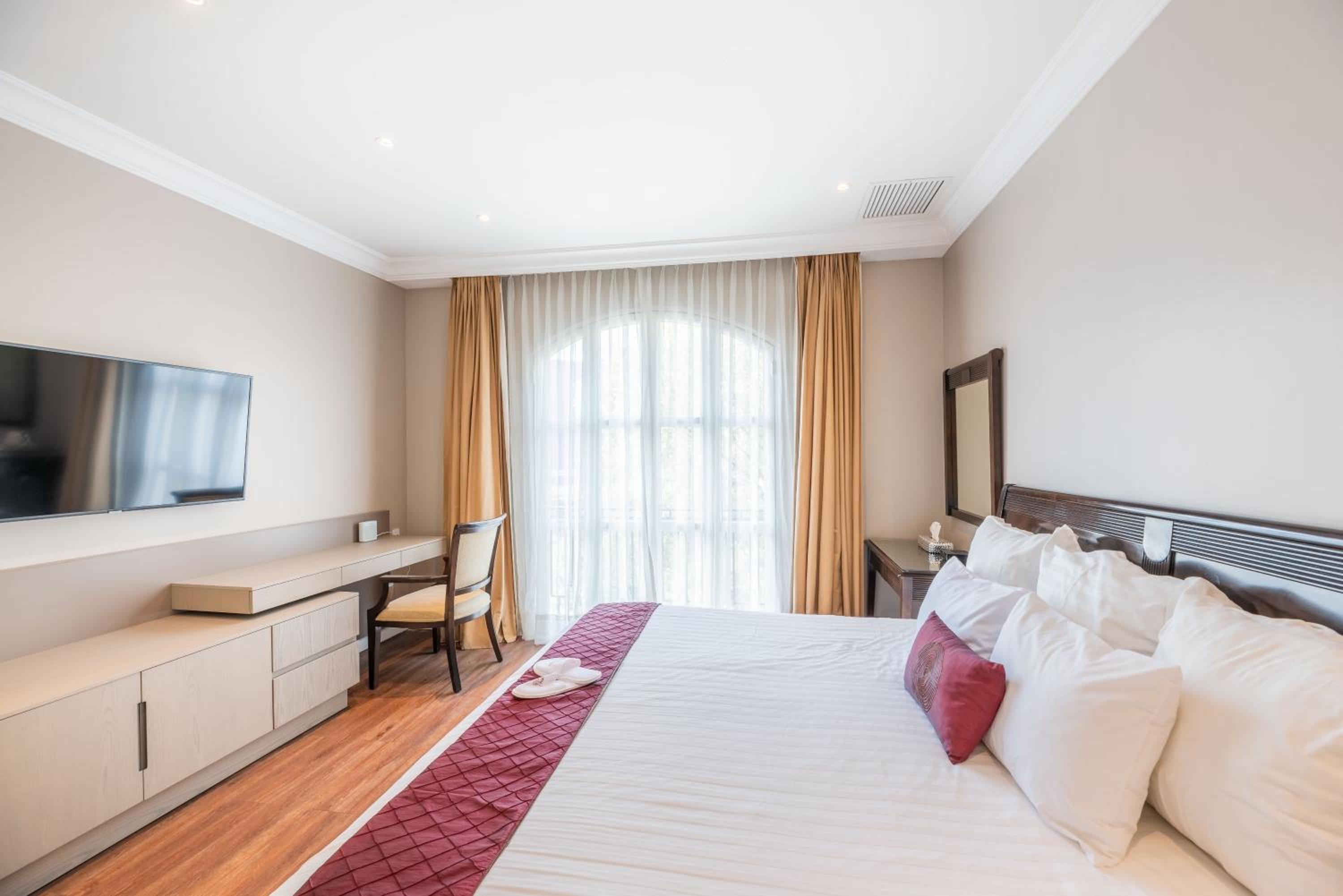 2 BEDROOMS, APARTMENT