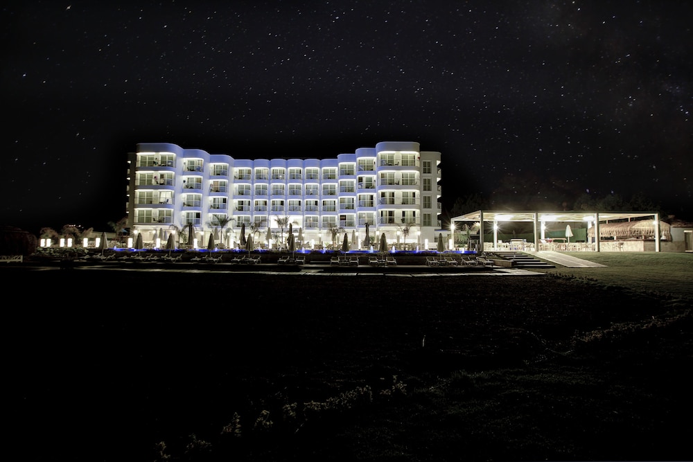 Marpessa Blue Beach Hotel 4/50
