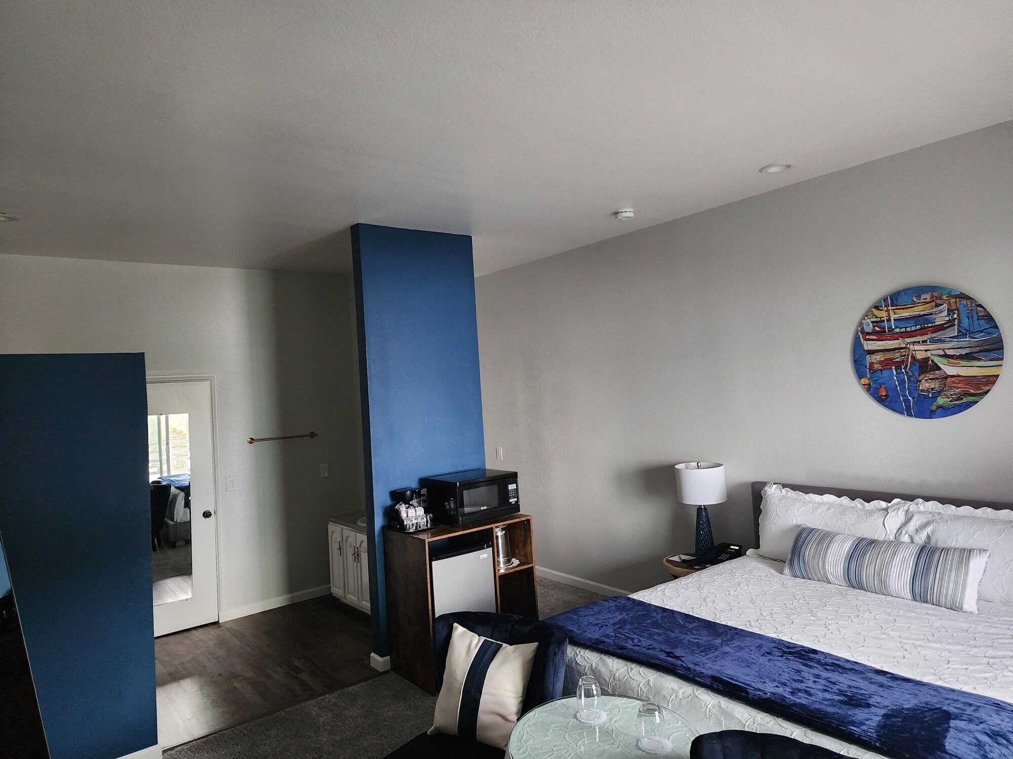 Spectacular, King Bed, Top Floor، Wharf Master's Inn 4/6