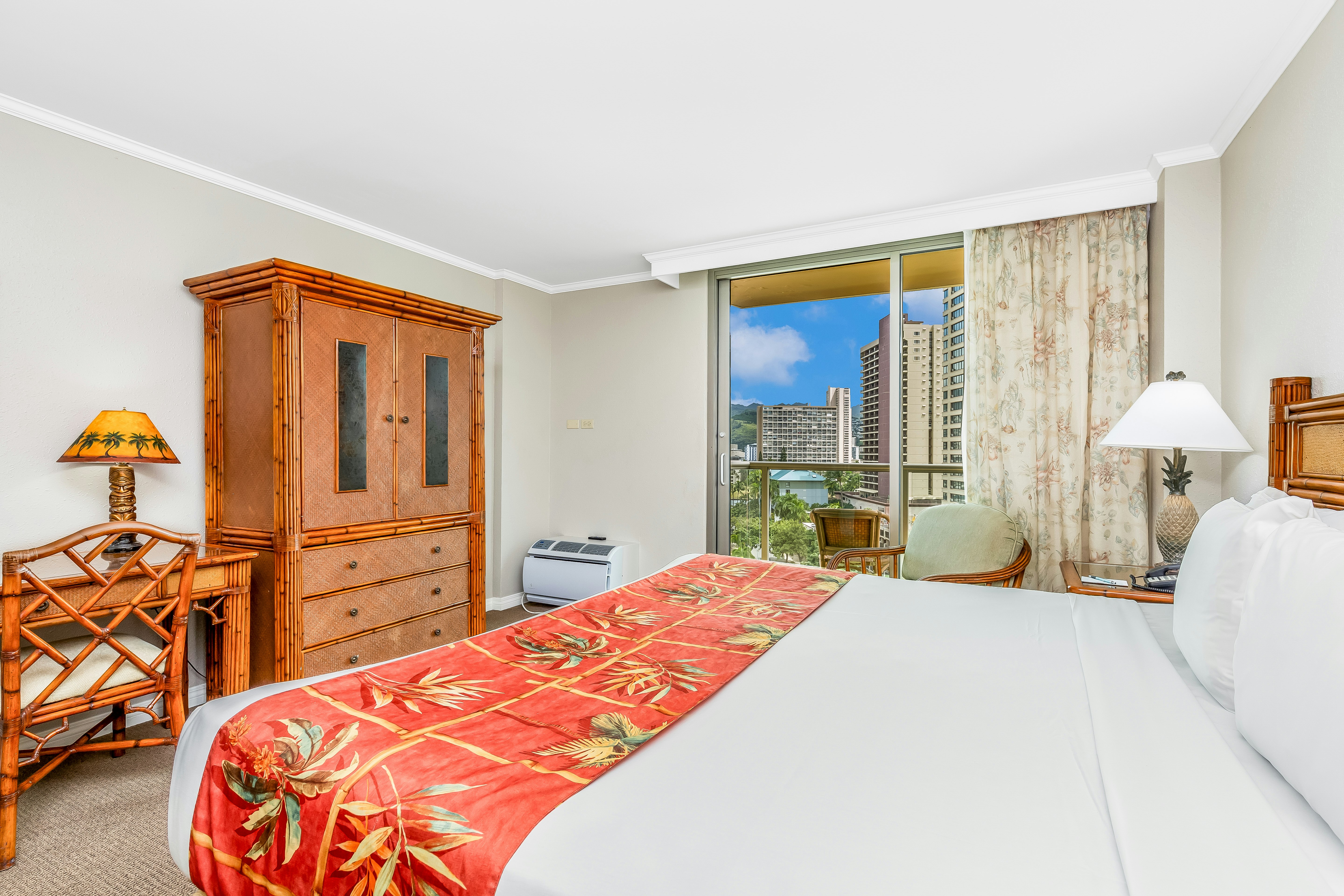 Luana Waikiki Hotel and Suites 12/50