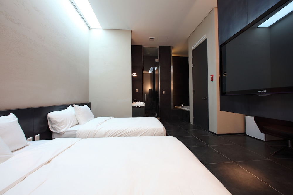 Starhills Hotel 20/74