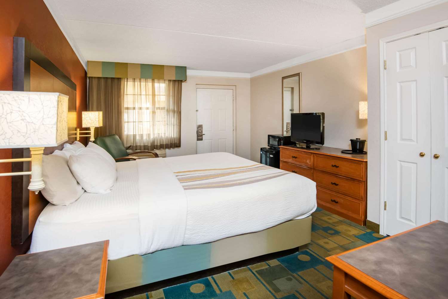 La Quinta Inn By Wyndham Colorado Springs Garden of the Gods 10/44