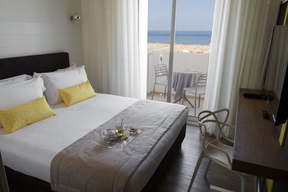 Fitness, Double Bed