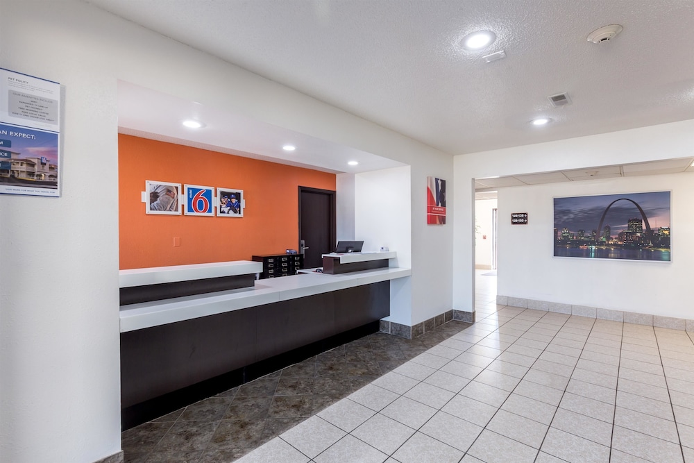 Lobby at Motel6 Troy, IL, TROY - IL