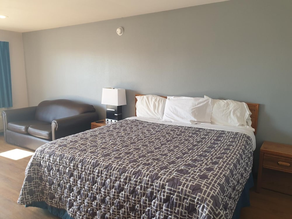 Riata Inn 13/33