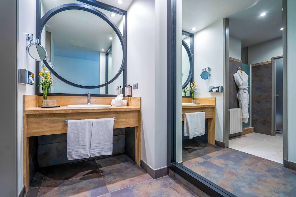 Dolce By Wyndham Barcelona Resort 66/67