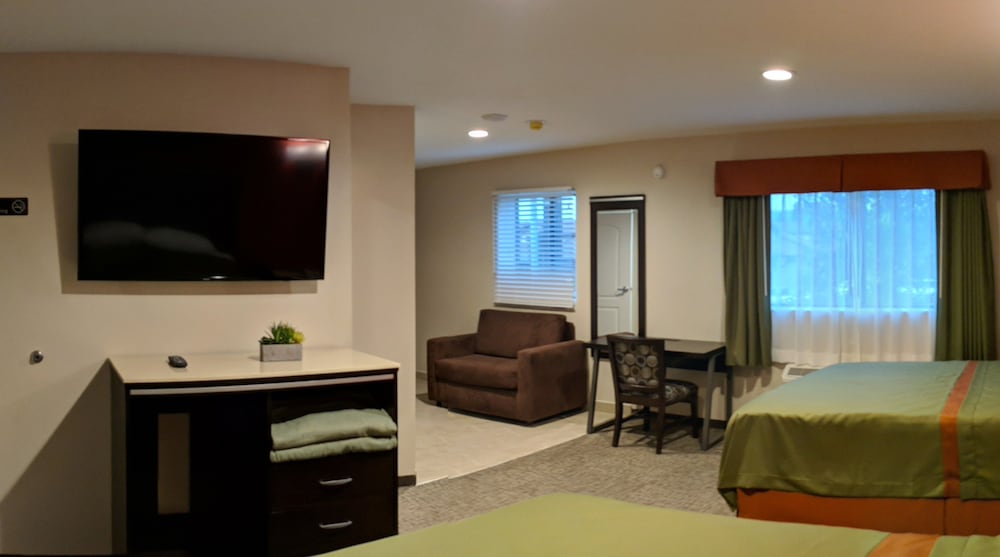 EPIC Hotel Pico Rivera 25/41