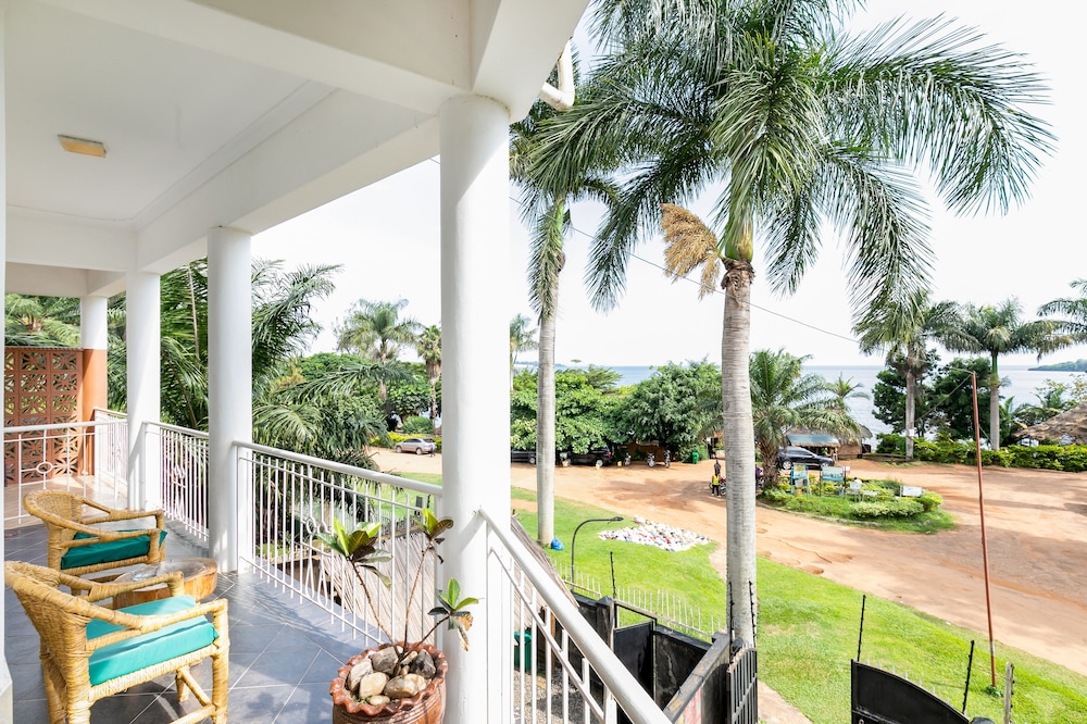 2 Friends Entebbe Beach Hotel 58/62