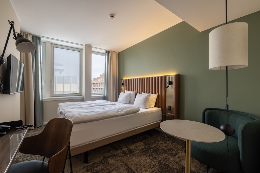 COMPACT, DOUBLE BED