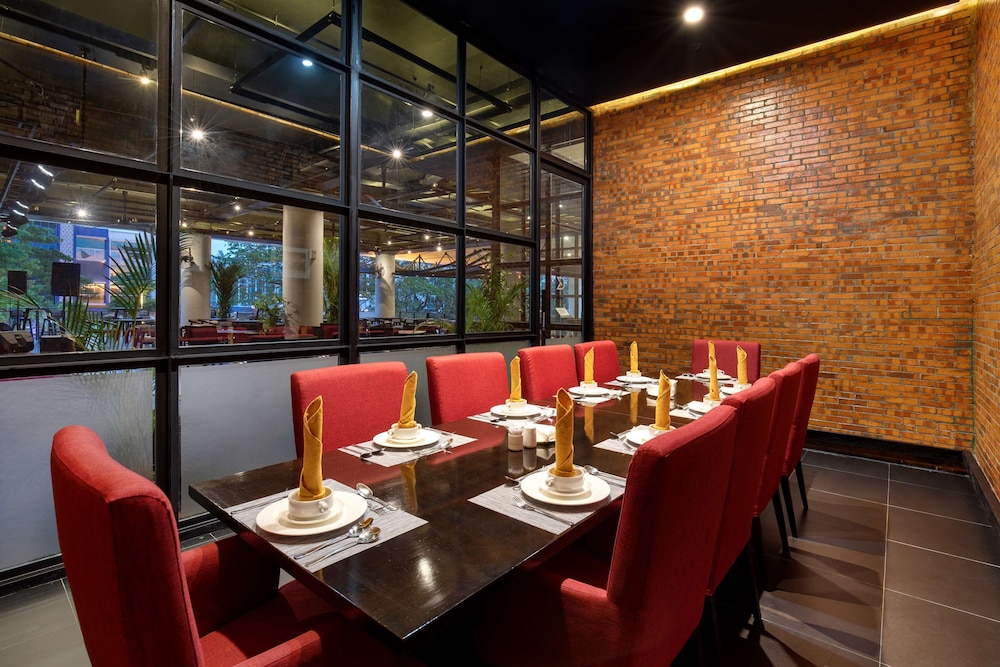 Golden Tulip Pontianak 48/64