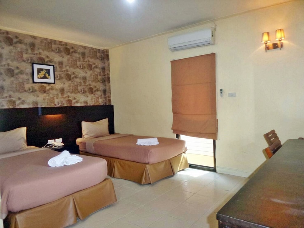 STANDARD, RESORT ZONE
