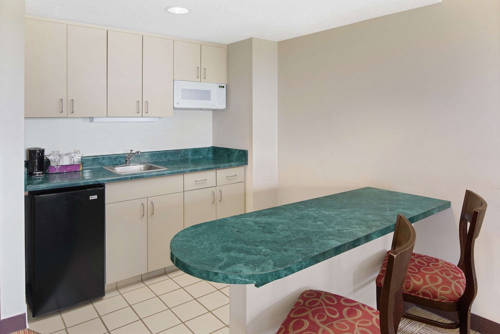 Hampton Inn Columbus North 20/37