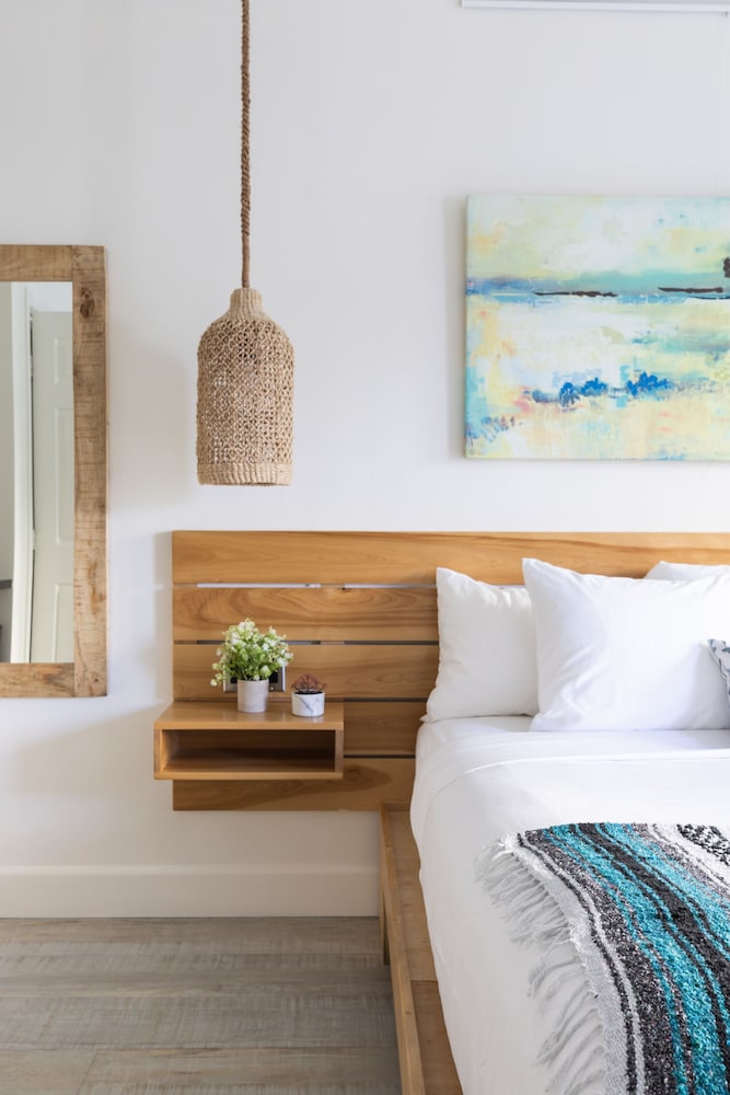 DELUXE, KING BED, GROUND FLOOR, ACCESSIBLE