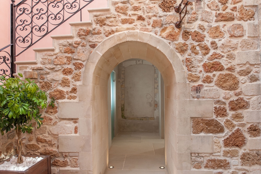 Serenissima Boutique Hotel 47/71