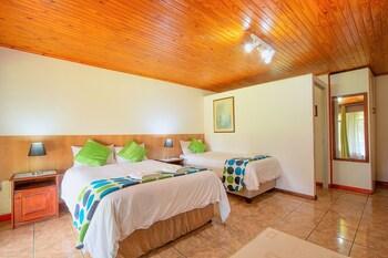 Superior, Quadruple, 1 Double and 1 Single Bed